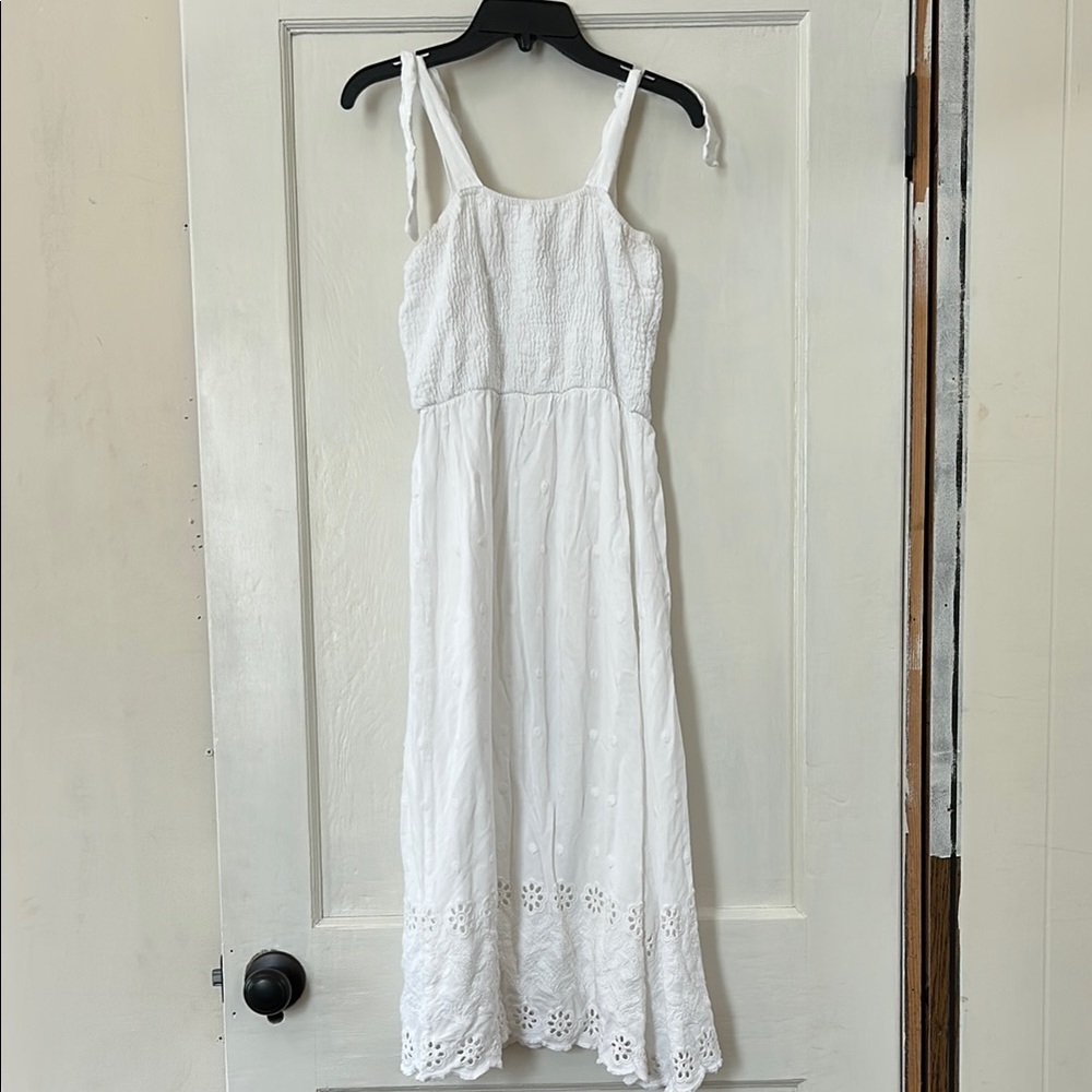 Jessica Simpson Elegant White Summer Dress Eyelet Dress Sleeveless Beach-y Cute